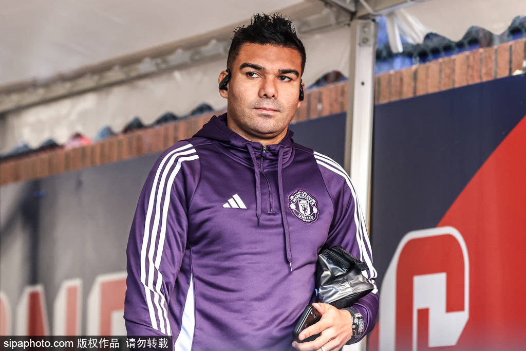 西尔维斯特:曼联想要下赛季参加欧冠几乎不可能,球员需屏蔽外界噪音