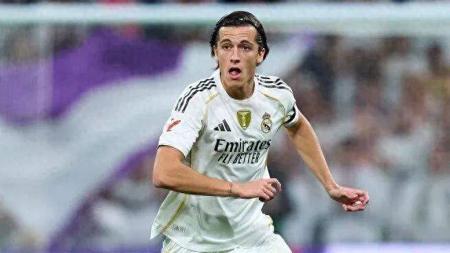 皇马盯上德甲左后卫!转会费高达7000万两大废柴面临离队