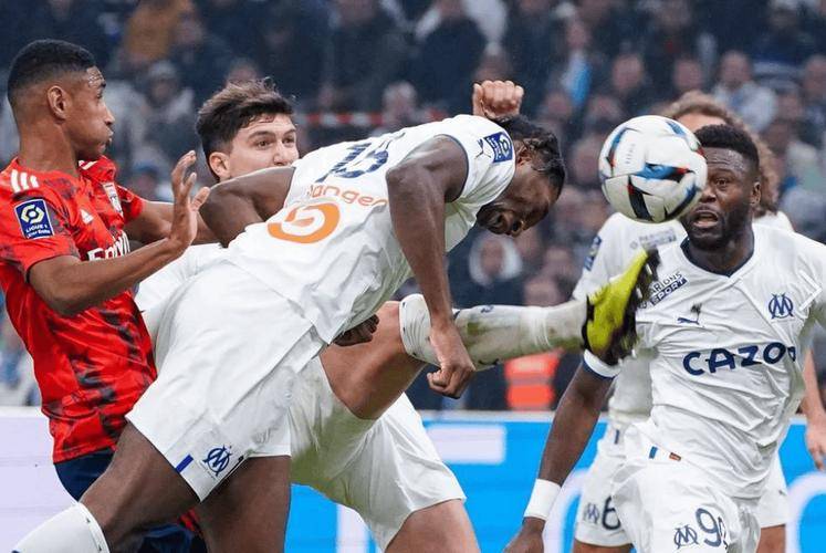 法甲冰火对决!洛里昂主场保级死磕里昂,欧战资格VS生存希望