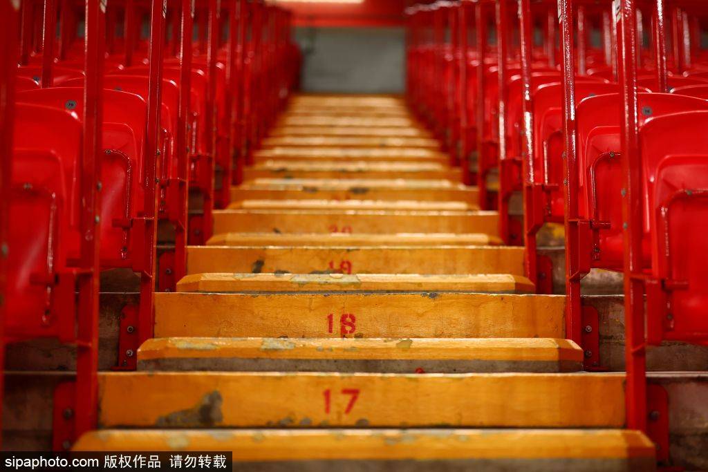 埃基蒂克：萨拉赫很职业+他是我榜样 赢球让我们重新找回势头